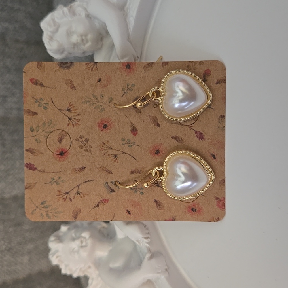 Petite Victorian Romantic Delicate Heart Earrings In Gold, NWT